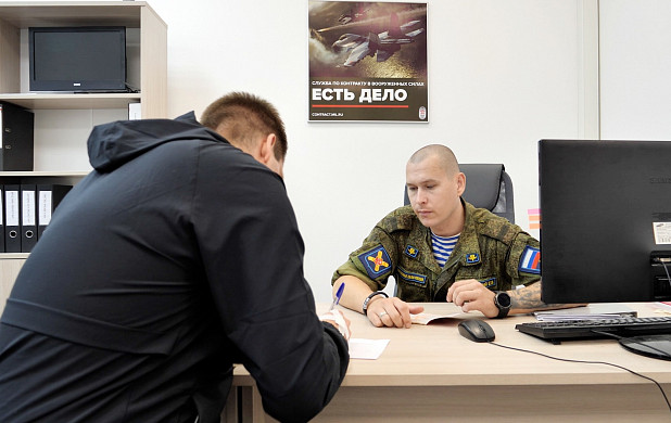 В Ивановской области все больше жителей выбирают службу по контракту 